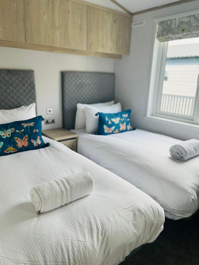 Honey Bee Lodge With Hot Tub 约克 外观 照片