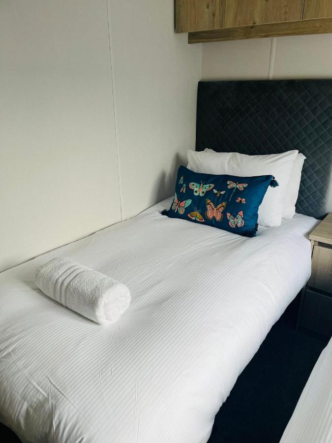 Honey Bee Lodge With Hot Tub 约克 外观 照片