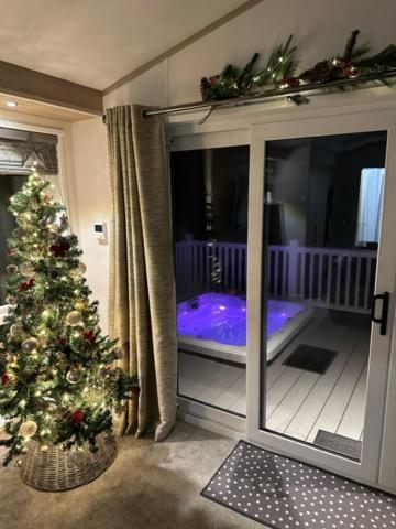 Honey Bee Lodge With Hot Tub 约克 外观 照片